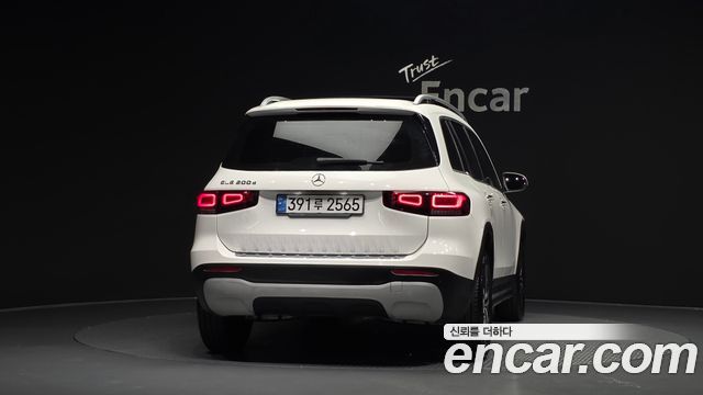 Mercedes-Benz GLB-Class 2021 — photo 4