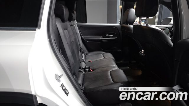 Mercedes-Benz GLB-Class 2021 — photo 18