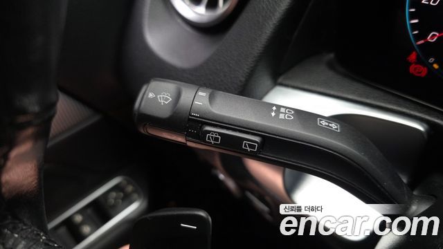 Mercedes-Benz GLB-Class 2021 — photo 25