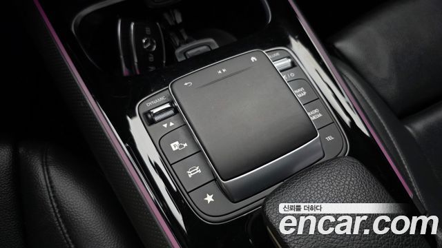 Mercedes-Benz GLB-Class 2021 — photo 27
