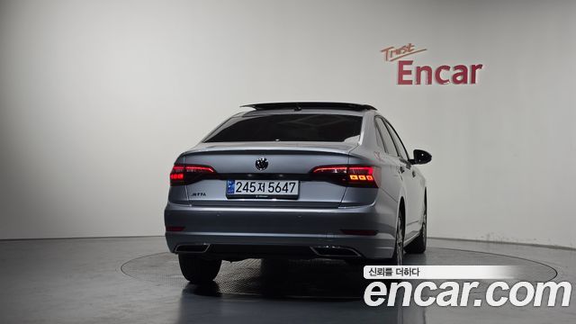 Volkswagen Jetta 2021 — photo 4