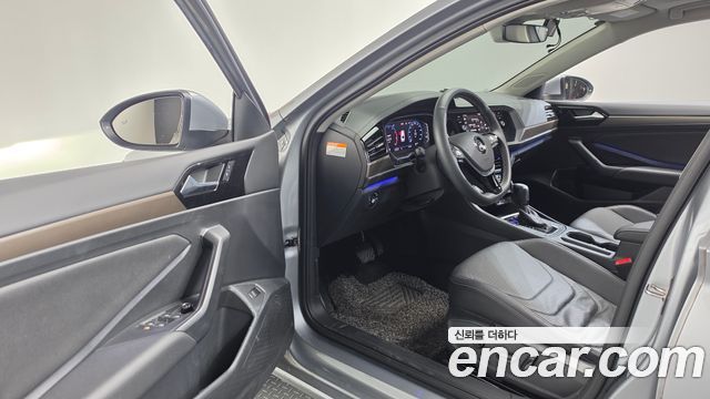 Volkswagen Jetta 2021 — photo 13