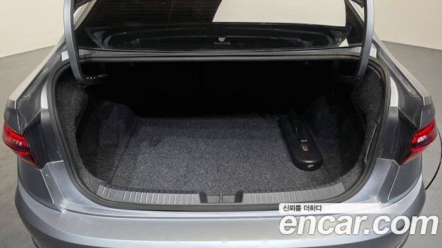 Volkswagen Jetta 2021 — photo 25