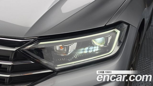 Volkswagen Jetta 2021 — photo 8