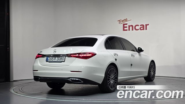 Mercedes-Benz C-Class 2025 — photo 2