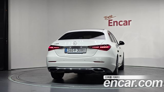 Mercedes-Benz C-Class 2025 — photo 4
