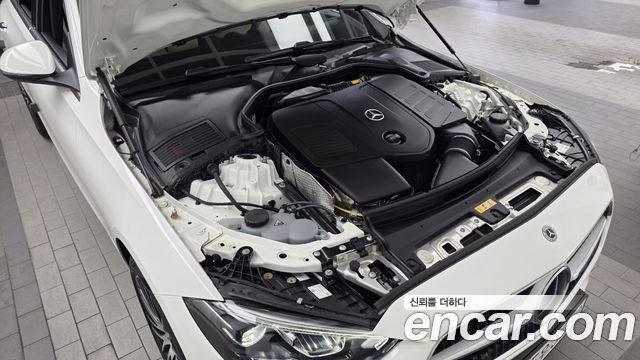 Mercedes-Benz C-Class 2025 — photo 6