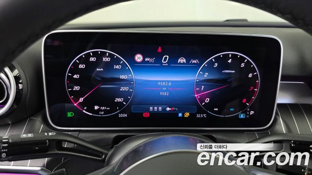 Mercedes-Benz C-Class 2025 — photo 11