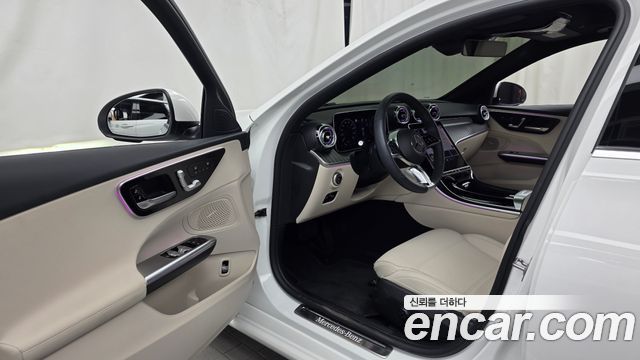 Mercedes-Benz C-Class 2025 — photo 13