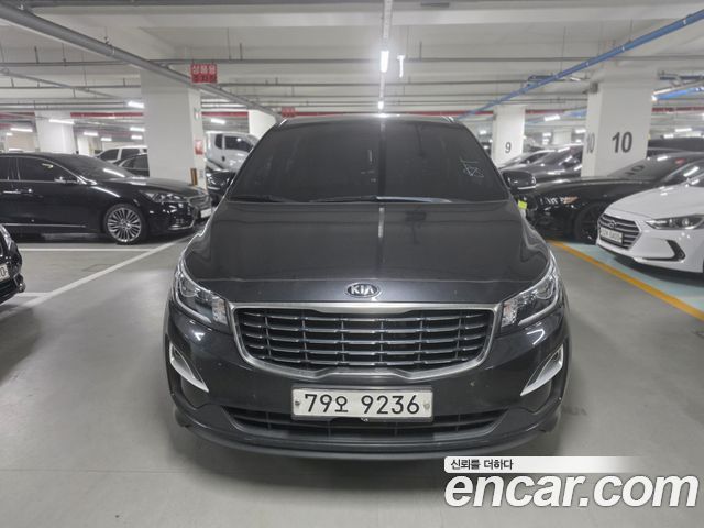 Kia Canival 2019 — photo 1