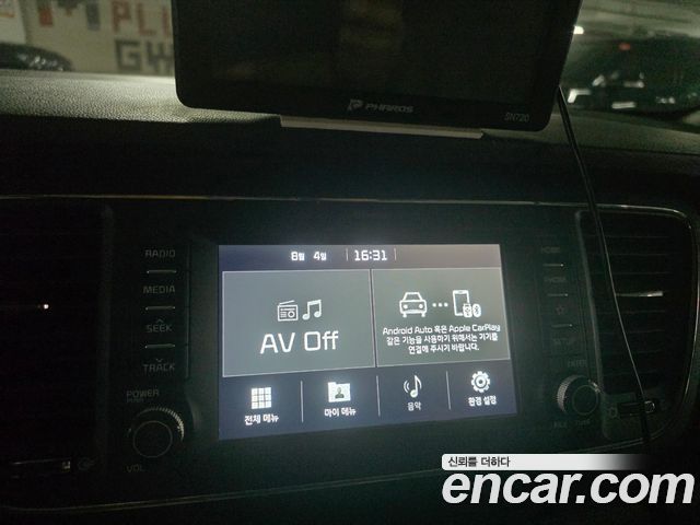 Kia Canival 2019 — photo 12