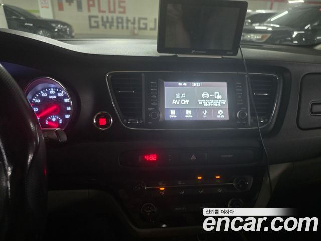 Kia Canival 2019 — photo 14