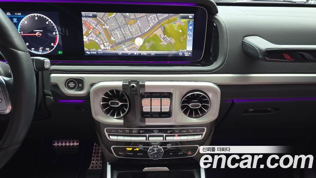Mercedes-Benz G-Class 2023 — photo 19