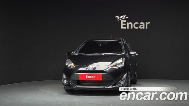Toyota Prius 2018 — photo 3