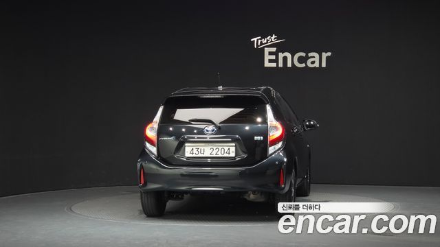 Toyota Prius 2018 — photo 4