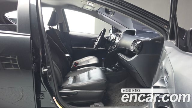 Toyota Prius 2018 — photo 11