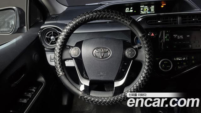 Toyota Prius 2018 — photo 13