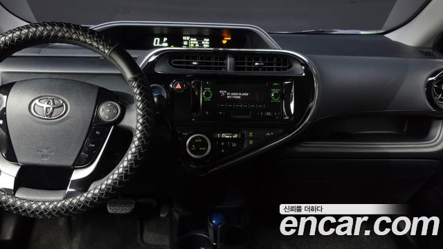 Toyota Prius 2018 — photo 14