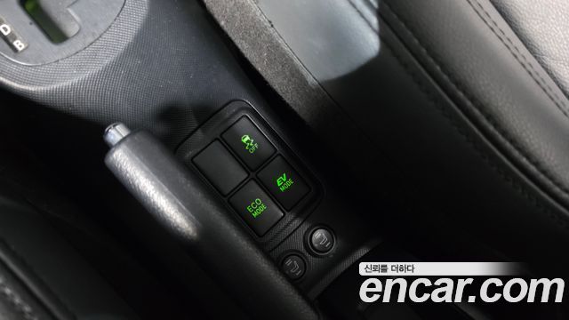 Toyota Prius 2018 — photo 17