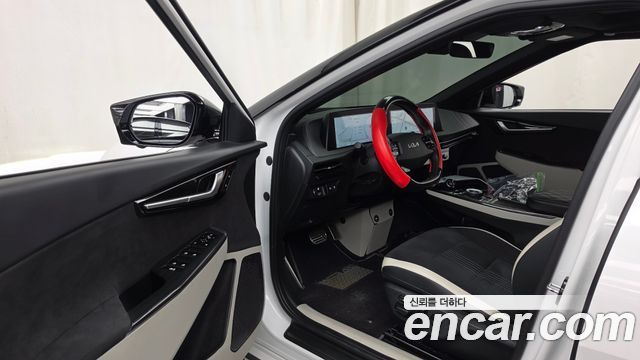 Kia EV6 2023 — photo 10
