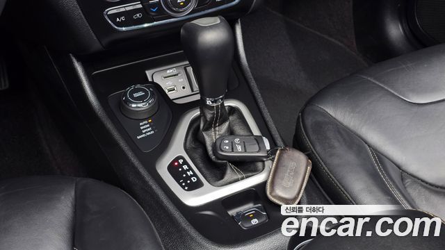 Jeep Cherokee 2017 — photo 9