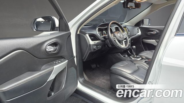 Jeep Cherokee 2017 — photo 10