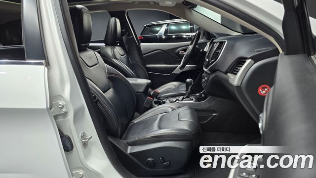 Jeep Cherokee 2017 — photo 11