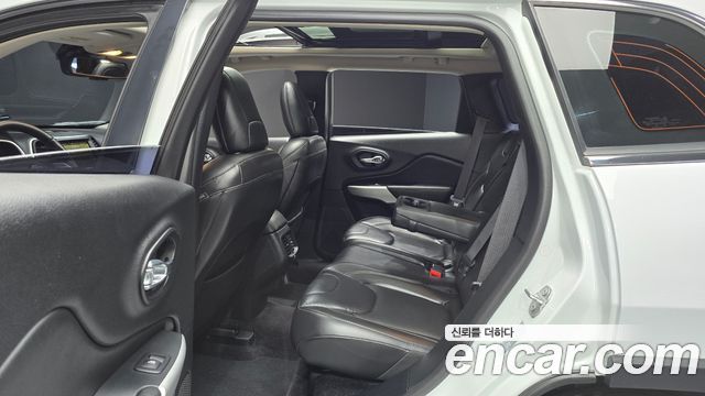 Jeep Cherokee 2017 — photo 12