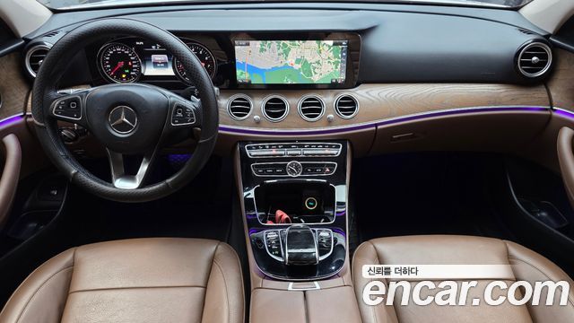Mercedes-Benz E-Class 2018 — photo 10