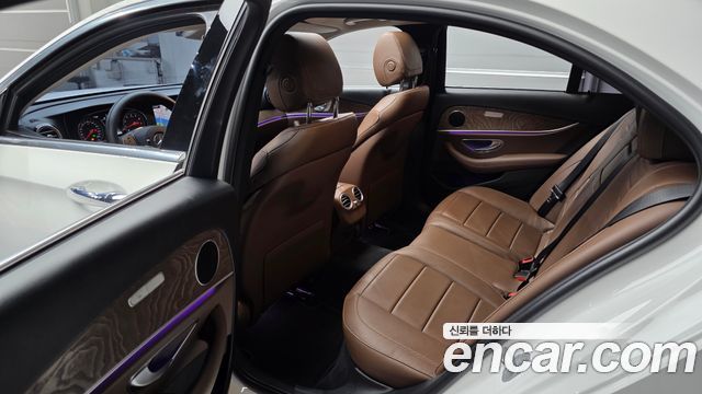 Mercedes-Benz E-Class 2018 — photo 18
