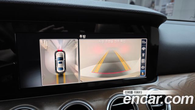 Mercedes-Benz E-Class 2018 — photo 23