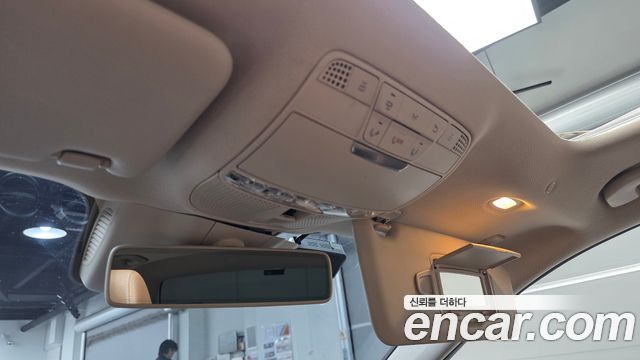 Mercedes-Benz E-Class 2018 — photo 27