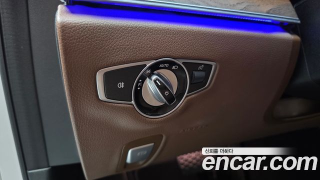 Mercedes-Benz E-Class 2018 — photo 28