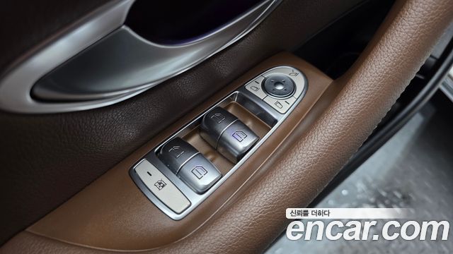 Mercedes-Benz E-Class 2018 — photo 31