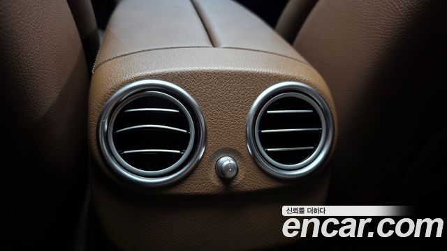 Mercedes-Benz E-Class 2018 — photo 34
