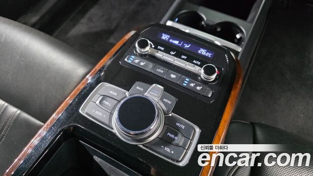 Genesis EQ900 2016 — photo 19