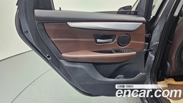 BMW 2-Series 2021 — photo 15