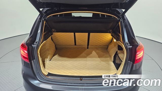 BMW 2-Series 2021 — photo 30