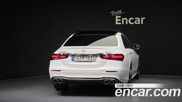Mercedes-Benz E-Class 2022 — photo 4