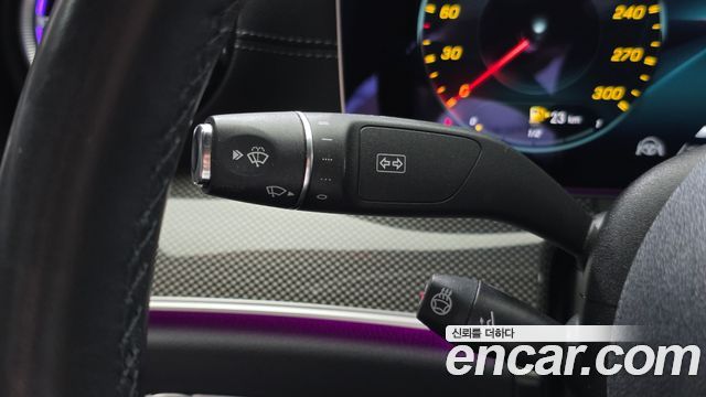 Mercedes-Benz E-Class 2022 — photo 16