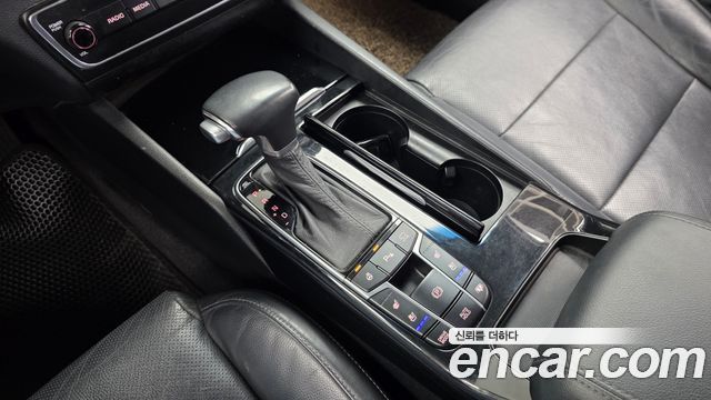 Kia K7 2018 — photo 9