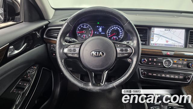 Kia K7 2018 — photo 13