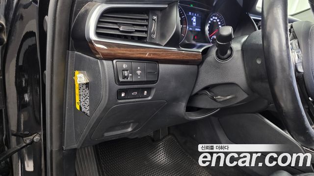 Kia K7 2018 — photo 17