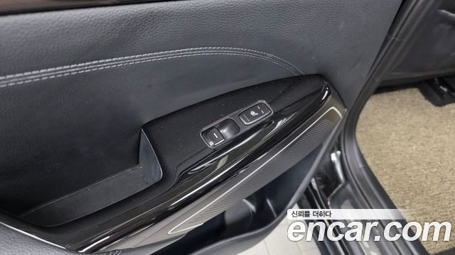 Kia K7 2018 — photo 19