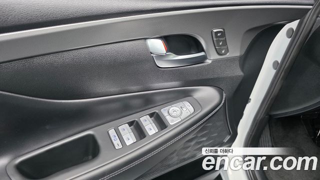 Hyundai Santafe 2023 — photo 27
