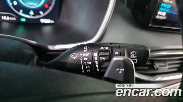 Hyundai Santafe 2023 — photo 28