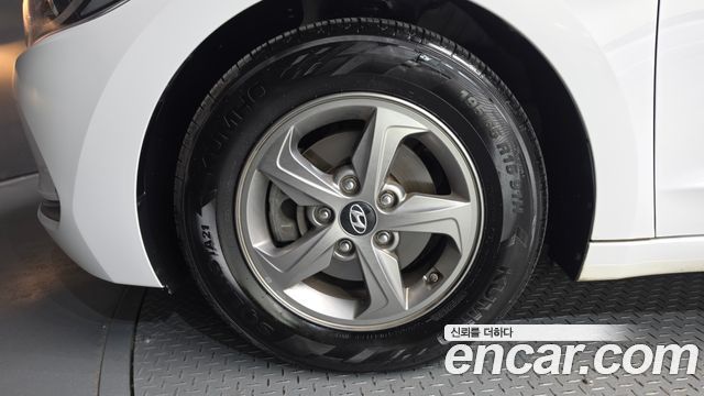 Hyundai AVANTE 2018 — photo 5