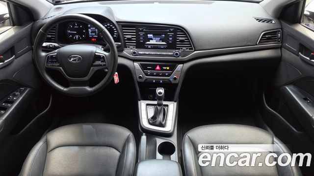 Hyundai AVANTE 2018 — photo 10
