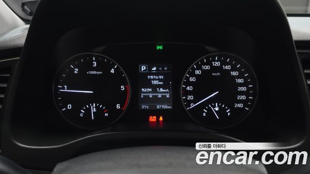 Hyundai AVANTE 2018 — photo 11