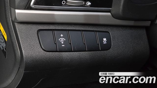 Hyundai AVANTE 2018 — photo 26